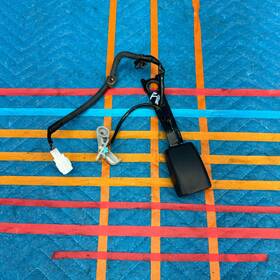 19021 Toyota 2016-2018 Avalon Front Passenger Seat Belt Buckle Oem