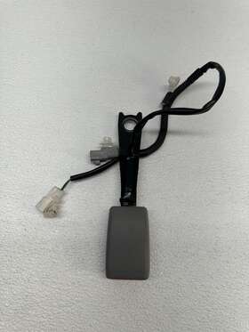 210-51459 Toyota 05 06 07 08 09 4 Runner Passenger Side Front Seat Belt Buckle Assembly