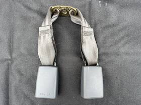 212.to1598 Toyota 96-02 4runner Left Rear Driver Side Seat Belt Dual Buckle Moon Mist Rare