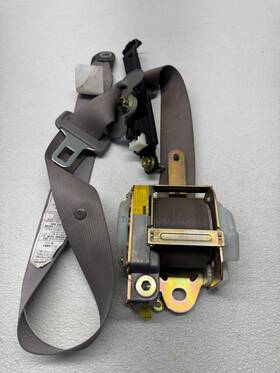 73210ac021 Toyota 2000 - 2004 Avalon Front Right Seat Belt Retractor Oem 242050