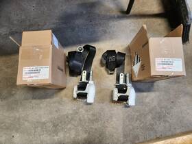 7322008100c3 Toyota 2021 Sienna Front Seat Belts