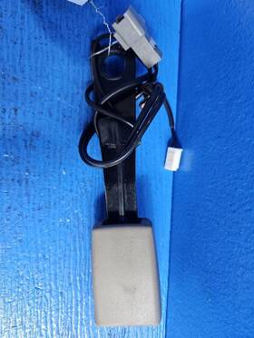 Toyota 732300w050b1 Seat Belt Front Bucket Passenger Buckle Japan Built Fits 02-03 Camry 9465