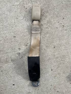 7333042090b2 Toyota 2006-2012 Rav4 Rear Center Seat Belt Buckle Receptacle Beige Oem 7333042090b2 Toyota 2006-2012 Rav4 Rear Center Seat Belt Buckle Receptacle Beige Oem