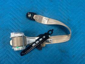 73360-0c091 Toyota Sequoia 2nd Row Seat Belt Passengers Side Ivory Lg44 36k 2012-2017 Oem