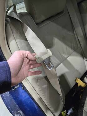 73360ac022 Toyota 2005 - 2012 Avalon L/r 2nd Row Seat Belt Retractor Ivory Oem