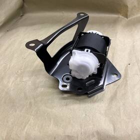 Toyota 7351008020b0 2021 - 2025 Sienna Rear 3rd Row Center Seatbelt Seat Belt Retractor Oem