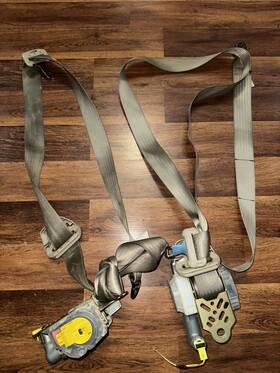 7j7300-p Toyota 2003 Highlander Front Right Side And Left Seat Belt Retractor