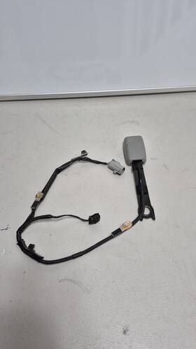 Toyota B620 2015 Sienna Front Left Drivers Seat Belt Seatbelt Buckle