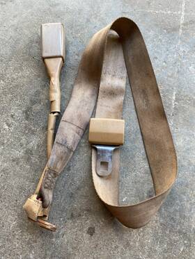 15563963 Trw 88-98 1988 Silverado C1500 Obs Bench Right Passenger Front Seat Belt Buckle Tan