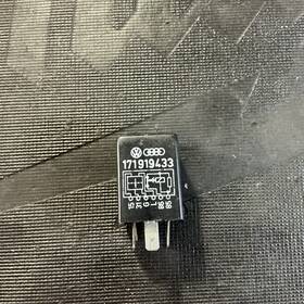 171919437a Volkswagen Seat Belt Warning Relay 171919433