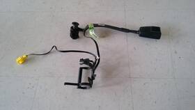 Volkswagen 210-50468 Buckle For Seat Belt Driver Left Front Convertible Black 03-04 Beetle 117604
