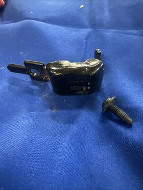 3c0886193a Volkswagen 2006-2022 Passat Rear 2nd Second Row Seat Center Bracket Support Oem 3c0886193a Volkswagen 2006-2022 Passat Rear 2nd Second Row Seat Center Bracket Support Oem