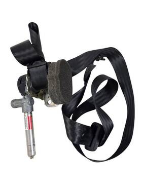 212.vo1c13 Volvo C30 2013 Seat Belt Rear