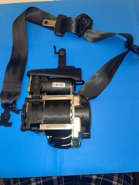31484548 Volvo Brand New Xc90 Front Seat Belts Right Black 2016-24 Passenger