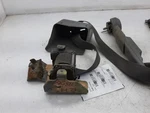 2005-2007 Ford F250SD Seat Belt Front Bench Piece Oem Id 6C3Z25611B08AAA. Fixed Price $87.99.